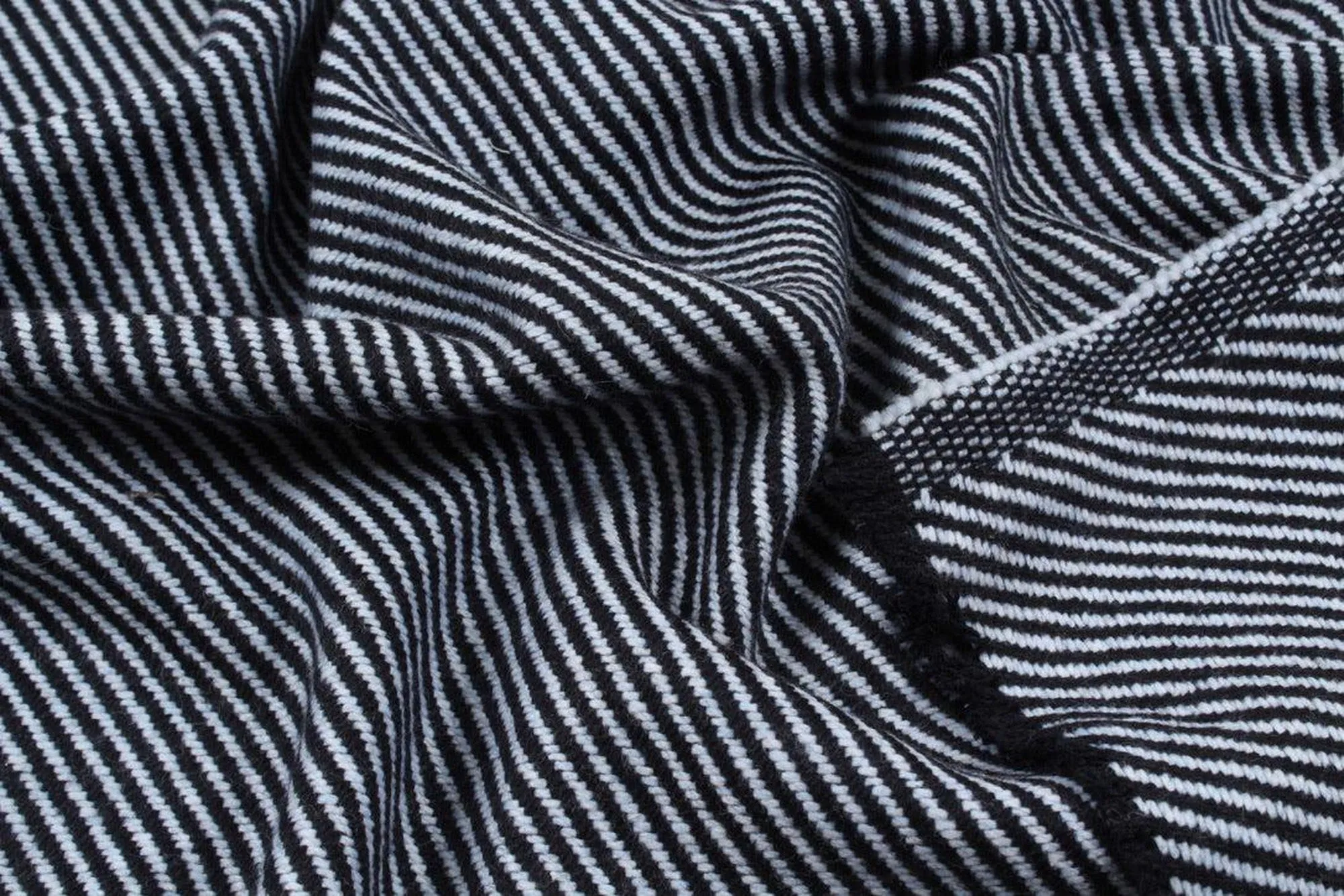 Diagonal Stripes Heavy Recycled Wool - Double Face